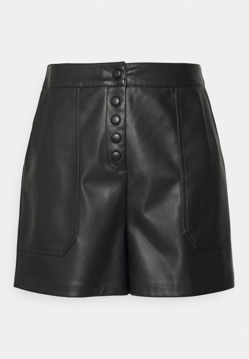 Shorts taille haute en simili cuir noir avec cinq boutons-pression à l'avant et coutures visibles, avec deux poches plaquées devant.