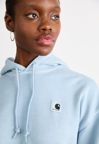 Carhartt WIP HOODED NELSON - Bluză de molton - dusty ice