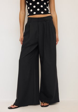 Stradivarius, WIDE, czarny
