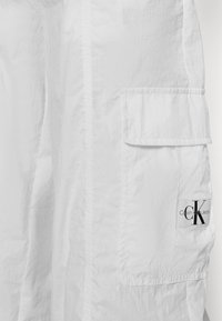 Calvin Klein Jeans Tygbyxor - white