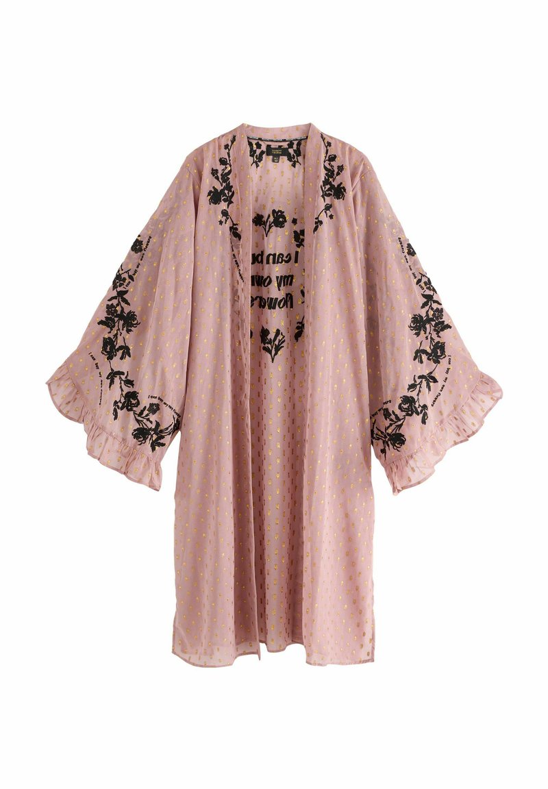 Roza prozorna kimono s rumenimi pikami, črnim cvetličnim vezenjem na rokavih in besedilnim dizajnom znotraj. Ohlapen kroj z volančastimi robovi.
