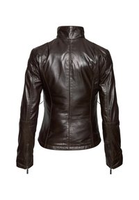 Rjav usnjen jopič s prilagojeno zasnovo, stoječim ovratnikom in zadrgami na manšetah. Ima vidno šivanje in gladko teksturo.