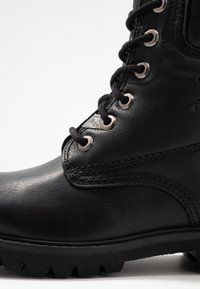 Panama Jack Botins de atacadores - black