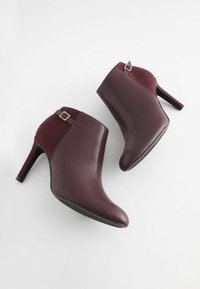 Next FOREVER COMFORTÂ® ROUND TOE SHOE BOOTS - Klassikalised kontsakingad - burgundy red
