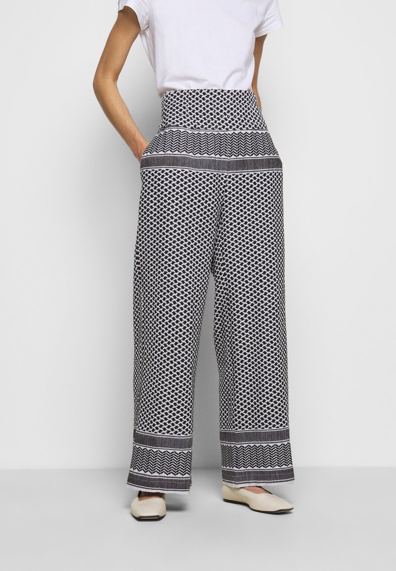 SUMMERY Copenhagen Kalhoty - black