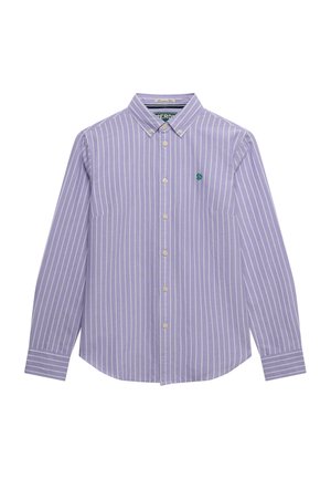 Koszula z długim rękawem, zapinana na guziki, w kolorze lawendowym z białymi pionowymi paskami, kołnierzem zapinanym na guziki oraz małym, zielonym haftowanym logo na piersi.