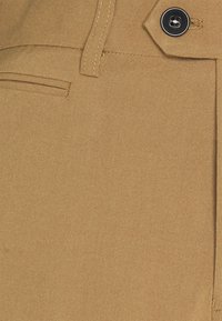 Lindbergh CLUB PANTS - Chinos - light brown