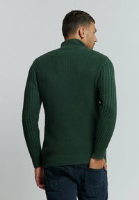 NO EXCESS JACQUARD WITH HALF-BUTTON PLACKET - Trui - dark green
