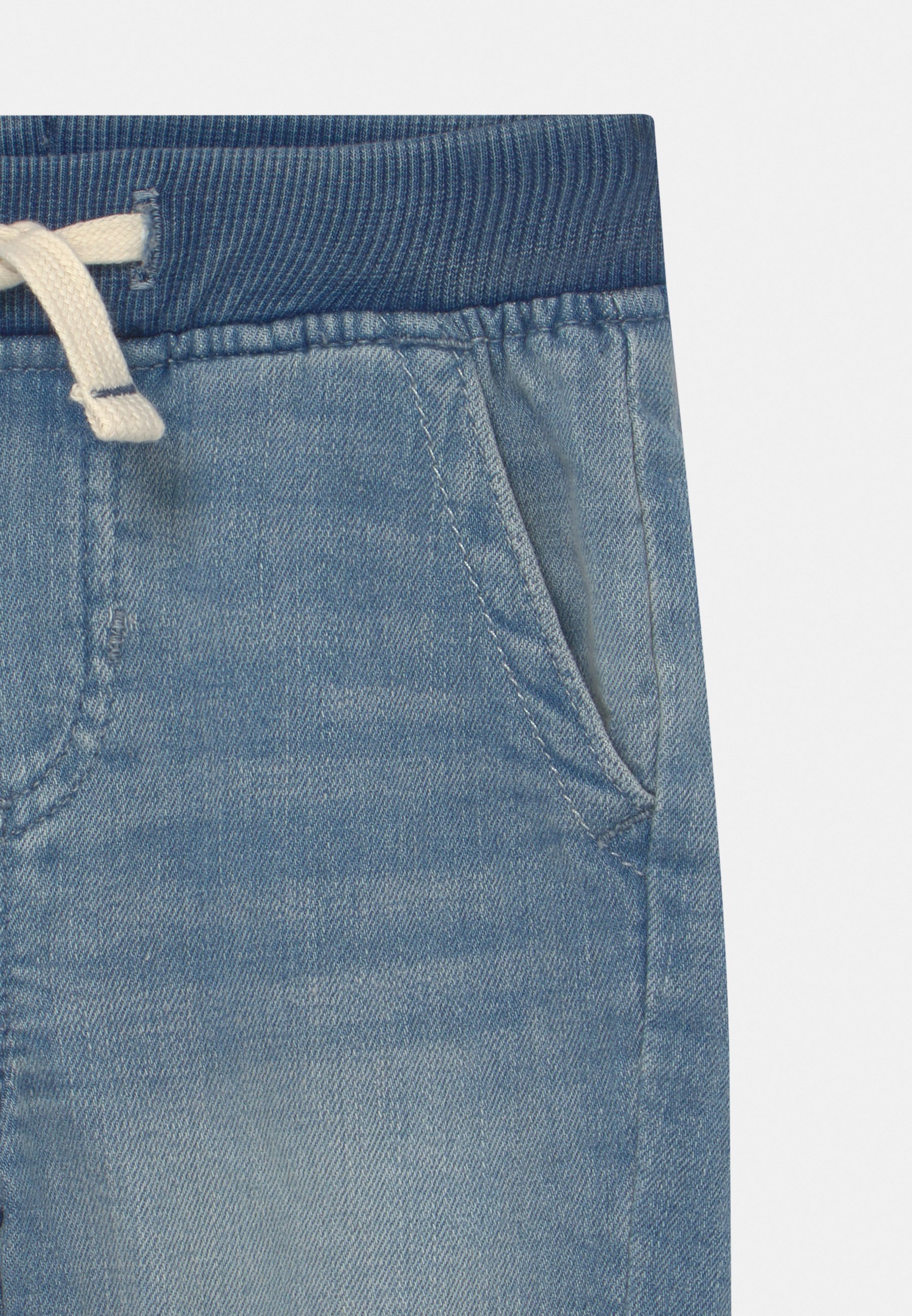 GAP TODDLER BOY - Denim shorts - light 