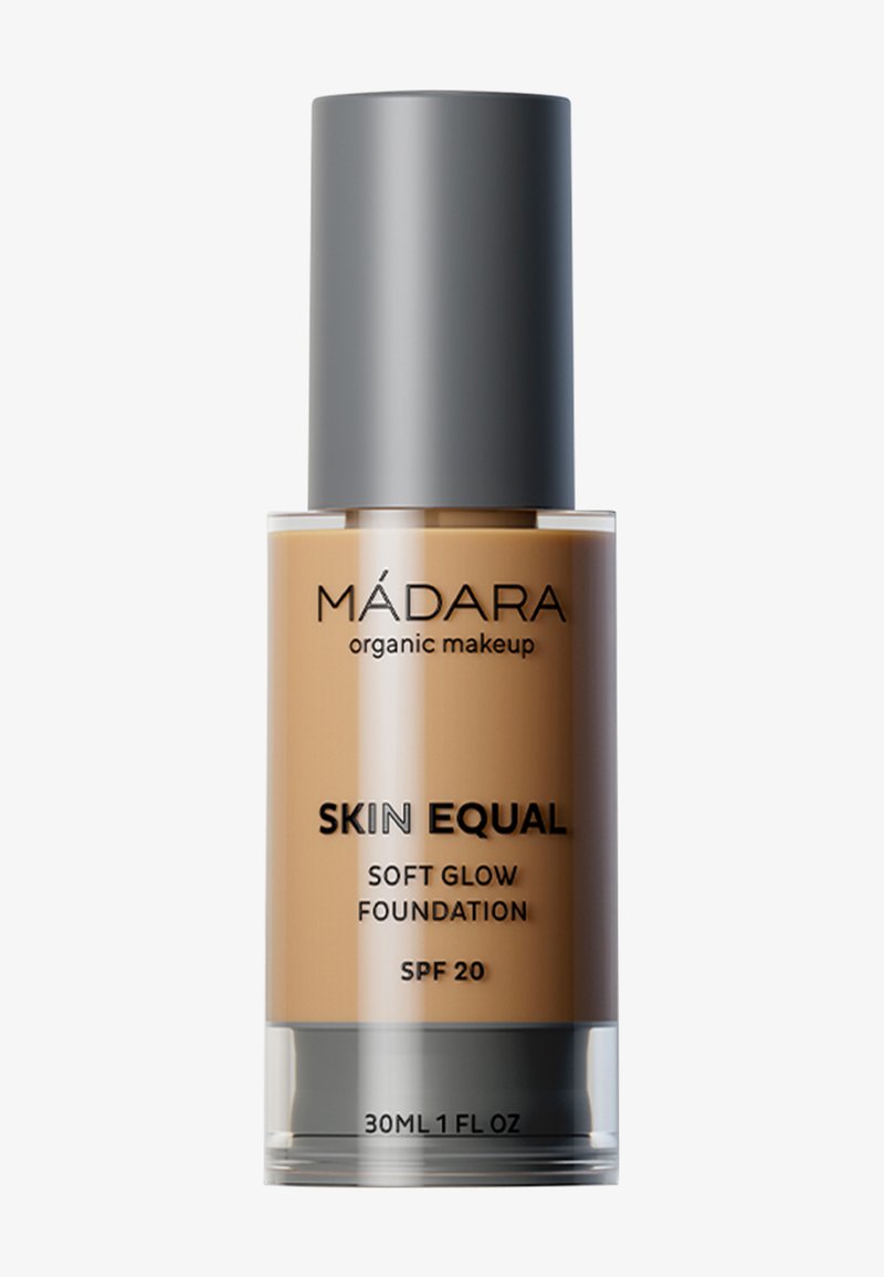 Bouteille de fond de teint Madara Skin Equal Soft Glow avec SPF 20, 30 ml, ton beige avec un capuchon gris sur fond blanc.
