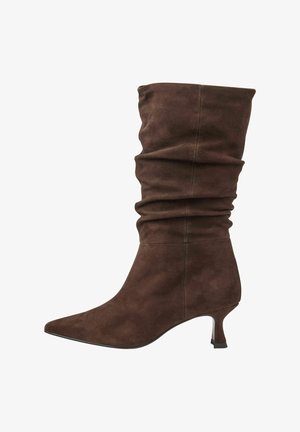 NEWD. Boots - mocca suede