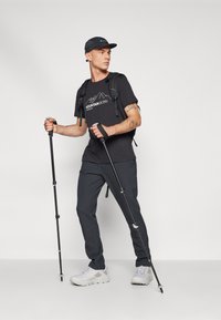 Peak Performance EXPLORE GRAPHIC TEE - T-shirts print - black