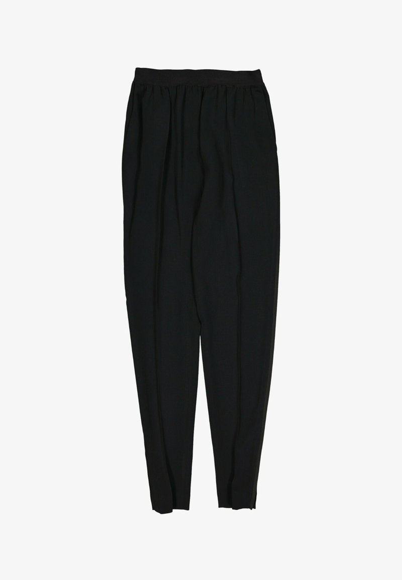 Pantalon noir cigarette avec une taille élastique et un devant légèrement plissé, conçu pour une coupe décontractée.