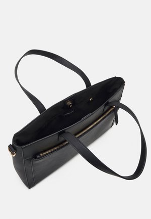 Schwarze rechteckige Lederschultertasche mit zwei Riemen, einer vorderen Reißverschlusstasche und einem offenen Hauptfach mit Druckknopfverschluss.