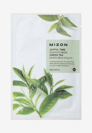Mizon Joyful Time Essence Mask emballage har grøn te blade, en hvid baggrund og en lysegrøn etikette med produktinformation.