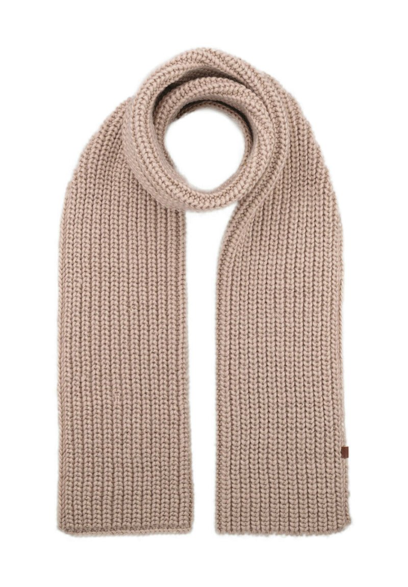 Beżowy dziany szal o prążkowanym wzorze, starannie zawiązany na górze, na białym tle.