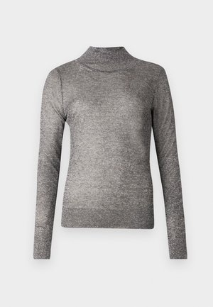 Grauer Rollkragenpullover mit langen Ärmeln, aus einem funkelnden Strickstoff gefertigt. Verfügt über eine taillierte Passform und einen gerippten Kragen.