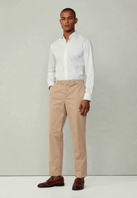 Hackett London SANDERSON - Chinos - oat