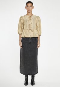 Glamorous TIE FRONT - Bluse - beige brown stripe