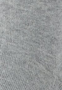 FALKE FAMILY - Kniekousen - light grey