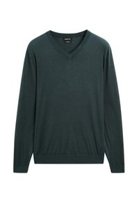 Maglione a collo a V in verde scuro, maniche lunghe, polsini e orlo a coste, texture liscia, realizzato in tessuto morbido, con un design minimalista.