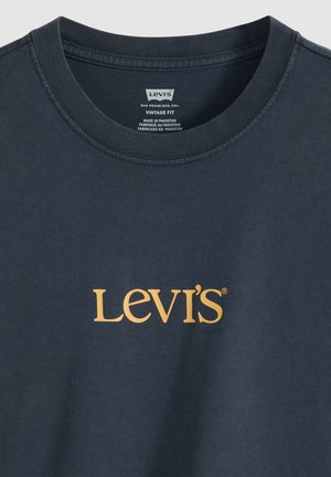Levi's®, VINTAGE FIT GRAPHIC TEE 501 BLUES VW WHI - T-shirts print - record swap egret - blues