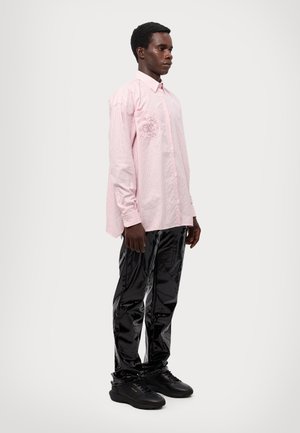 ANEGL EMBROIDERED SHIRT UNISEX - Bluza s gumbima - pink stripes
