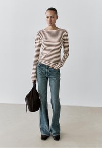 Massimo Dutti STRIPED - T-shirt à manches longues - beige