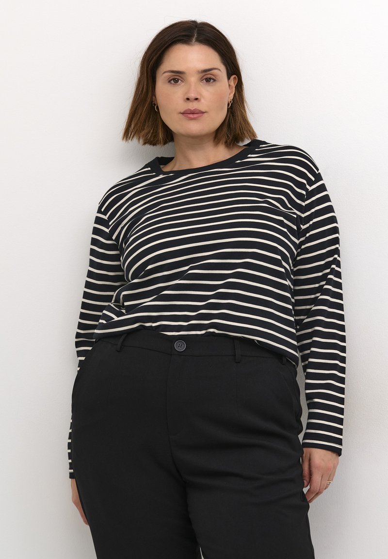 Camiseta De Manga Larga Para Mujer Talla Curva: Diseño Con Slogan Y Corte Relaxed