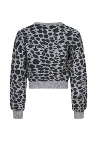 Pull coupé en tricot gris avec des taches de léopard noires. Poignets et ourlet côtelés, col rond, texture douce et coupe décontractée.