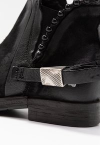 A.S.98 Botines camperos - black