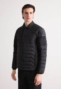 BOSS TARANIS - Lengva striukė - black