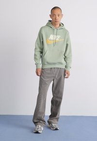 Nike Sportswear M NK CLUB BB PO CHNL FTRA - Majica s kapuljačom - jade horizon