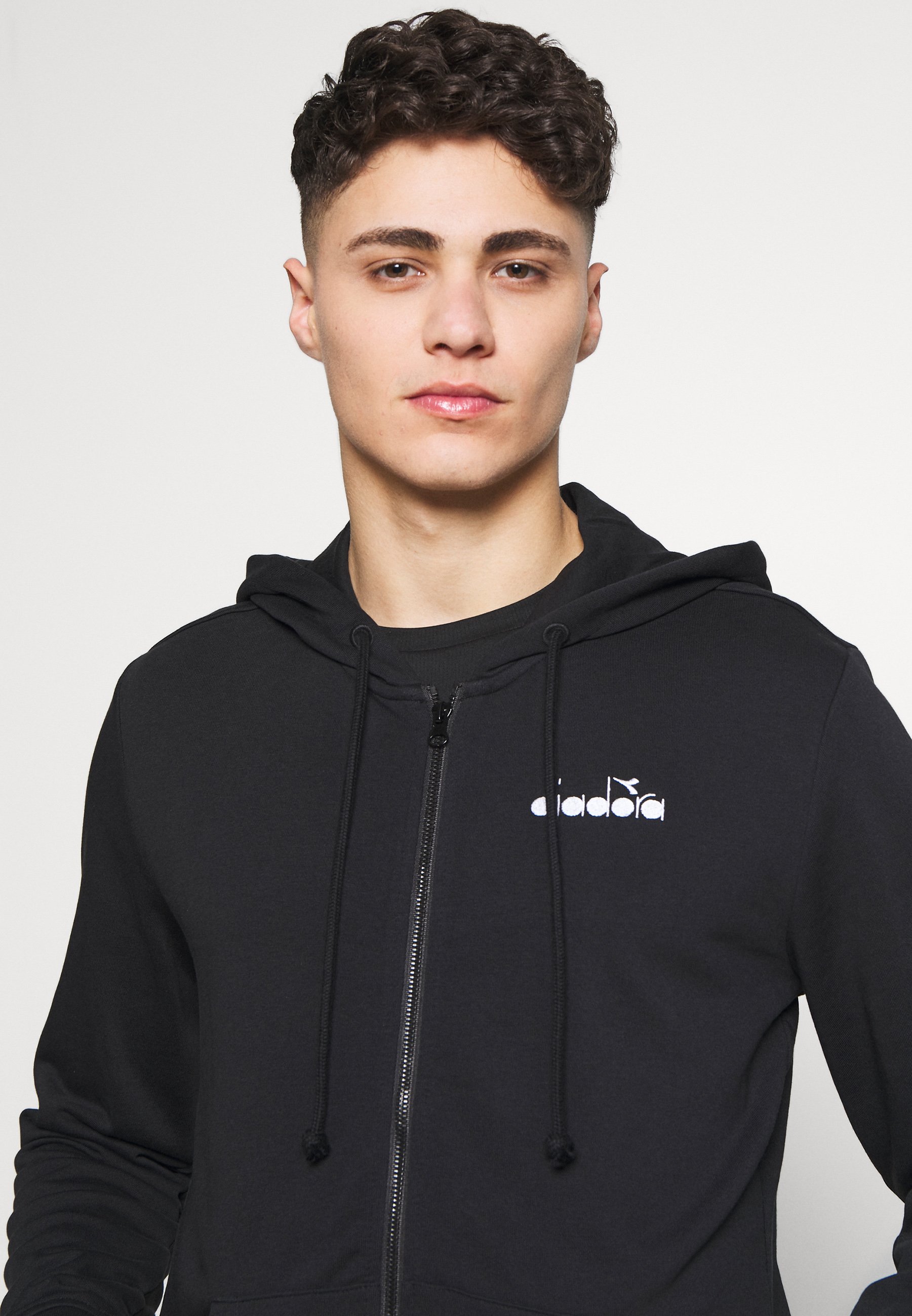 Diadora CHROMIA Hettejakke black Zalando.no Diadora CHROMIA - Hoodie - black