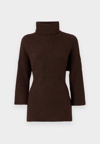 Pull à col roulé marron en tricot avec manches 3/4, coupe décontractée et texture côtelée, doté d'un col haut et de fentes sur les côtés.