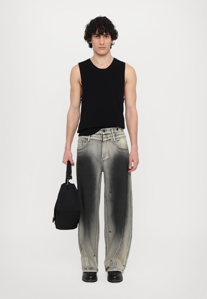 Feng Chen Wang DECONSTRUCTION UNISEX - Baggy fit teksad - black