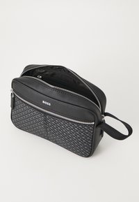BOSS ZAIR WASHBAG - Mosózsák - black