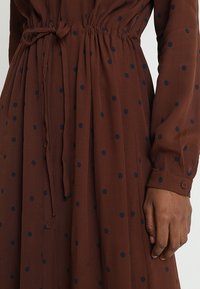 Minimum Abito a camicia - brown