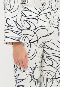 ONLY ONLKYLIE NIGHTWEAR - Nattdrakt - cloud dancer/navy