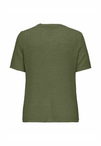 Alyvuogių žalios spalvos trumpomis rankovėmis marškinėliai, tekstūruota mezgimo medžiaga, apvalus kaklas, tiesus apvadas, minimalistinis dizainas be matomų logotipų ar puošmenų.