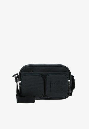 Sac bandoulière noir avec finition texturée, deux poches avant zippées et une bandoulière réglable sur fond blanc.