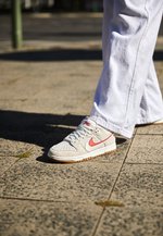 Nike Sportswear W DUNK SE - Baskets basses - summit white/phantom/cinnabar/off noir/yellow ochre/sail/blanc - ZALANDO.FR