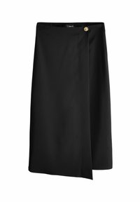 Gonna nera avvolgente realizzata in tessuto morbido, con chiusura laterale accentuata da un dettaglio in tonalità dorata e lunghezza fino al ginocchio.