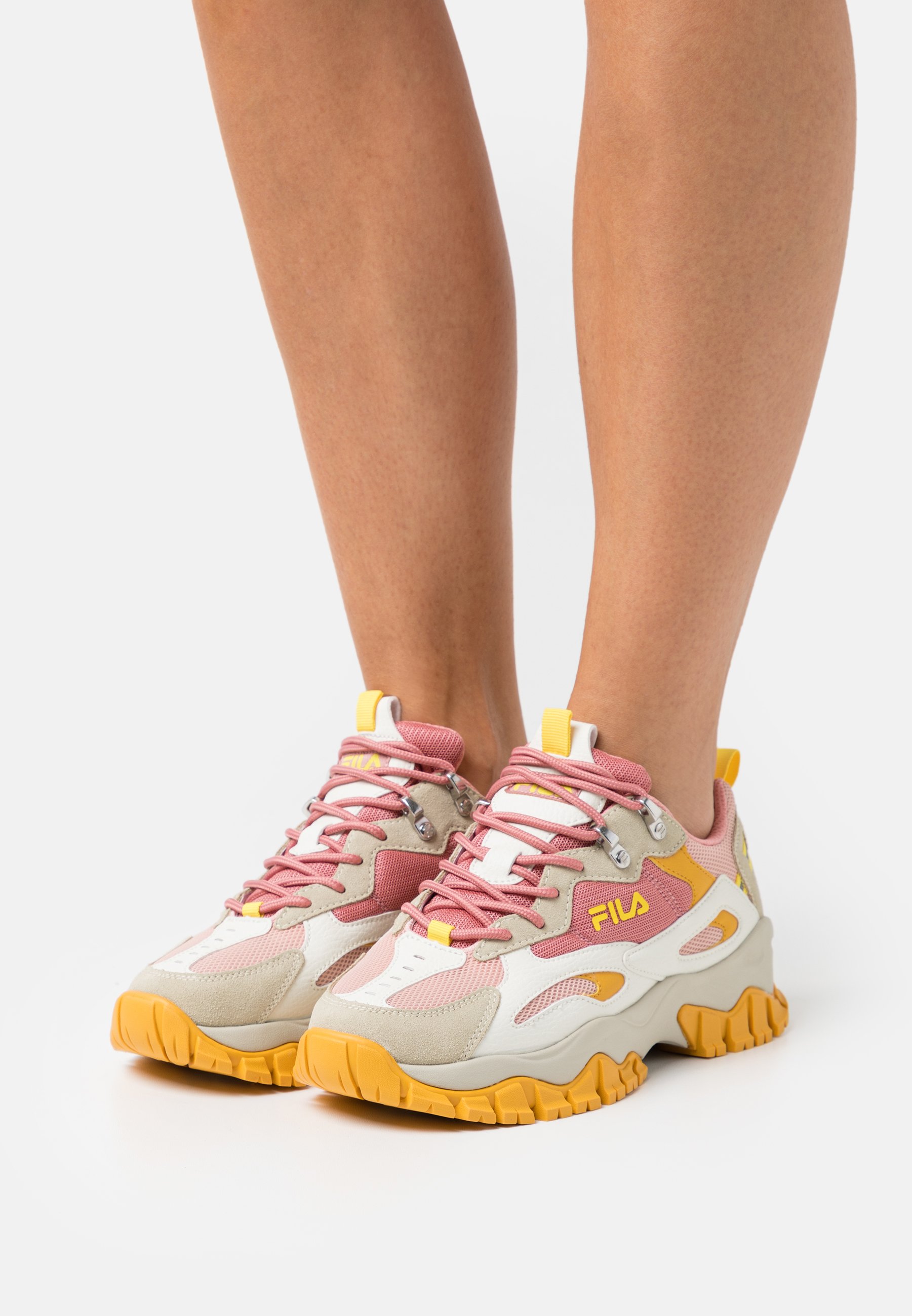 Fila RAY TRACER TR2 - Sneakers - peach whip/daylily/roze - Zalando.nl