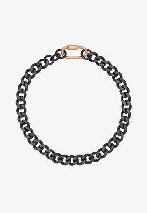 Schwarzes Metallkettchen mit dicken, ineinander greifenden Gliedern und einem ovalen Verschluss aus Goldfarbe. Glatte Textur mit matter Oberfläche.