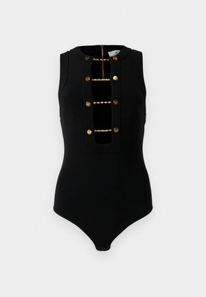 Hihaton musta bodysuit, jossa on pyöreä pääntie, kultaisia nappuja ja ketjuja etupäänteessä sekä ribbitekstuuri.