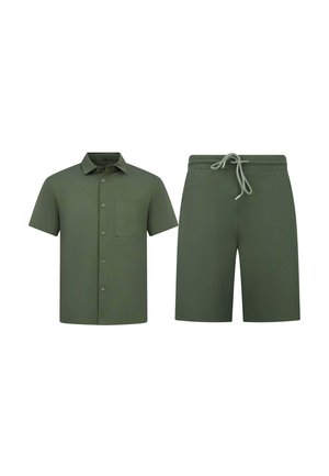 Overhemd met korte mouwen, knopen en borstzakje, en shorts met trekkoord in bijpassende olijfgroene kleur.