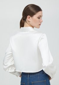 Terranova LUCIDO - Camicia - bianco lana