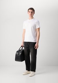 Thumbnail Image 6