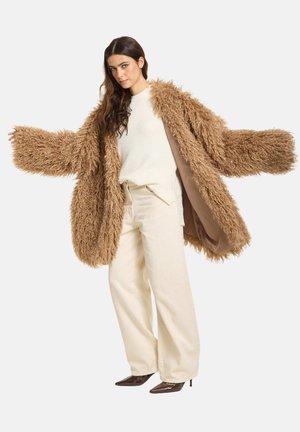 LONG SHAGGY - Winter coat - camel